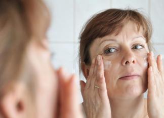 Zašto ne bi trebalo da sušite kožu peškirom (i šta da radite umesto toga)